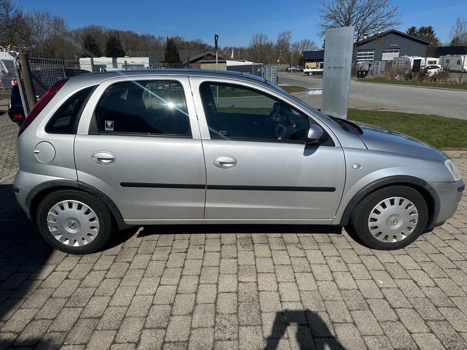 Opel Corsa 1,2 16V Enjoy 5d