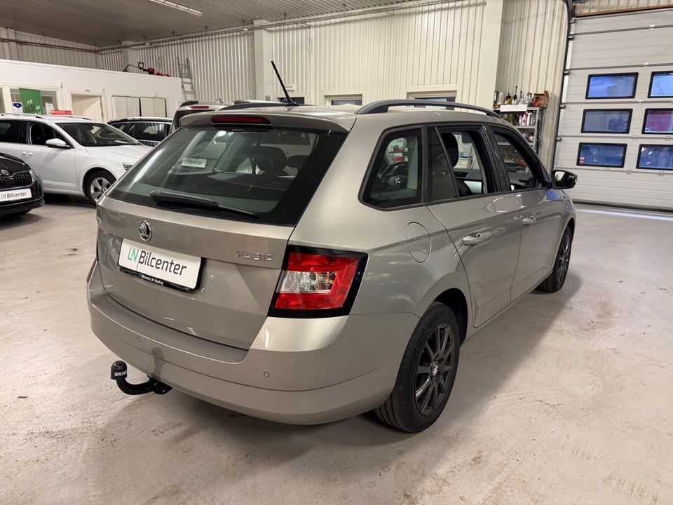 Skoda Fabia 1,0 TSi 110 Ambition Combi DSG 5d