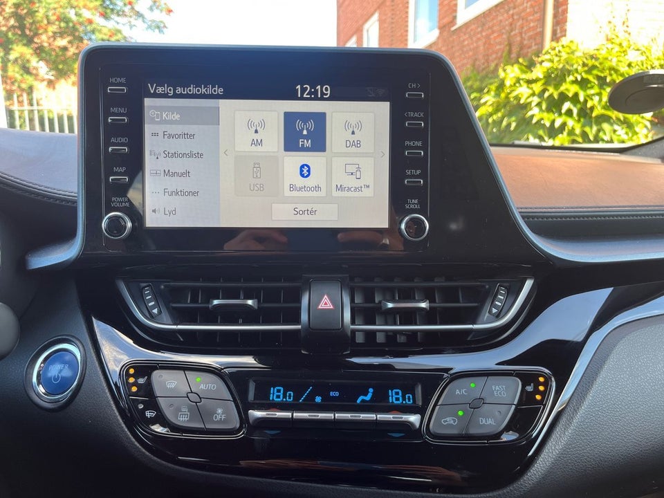 Toyota C-HR 1,8 Hybrid C-LUB Premium CVT 5d