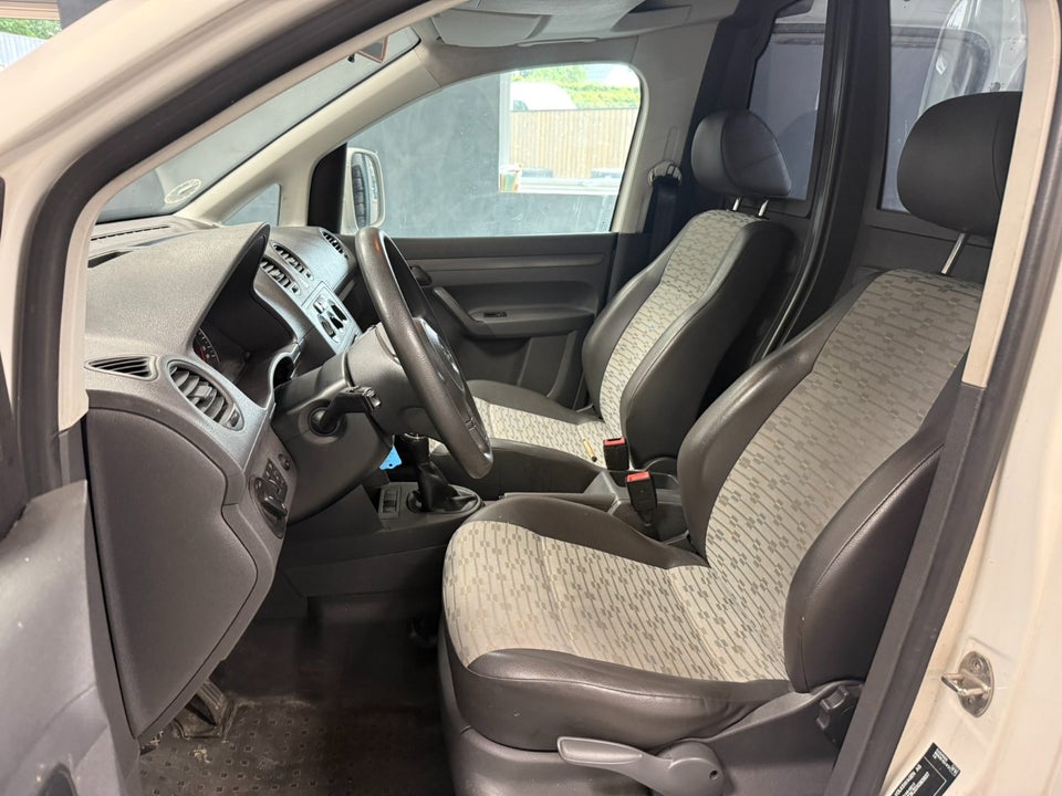 VW Caddy Maxi 1,6 TDi 102 BMT Van 4d