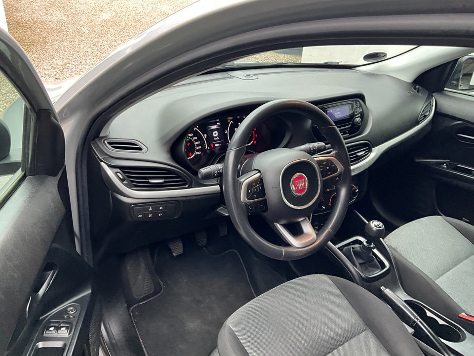 Fiat Tipo 1,4 16V Street SW 5d