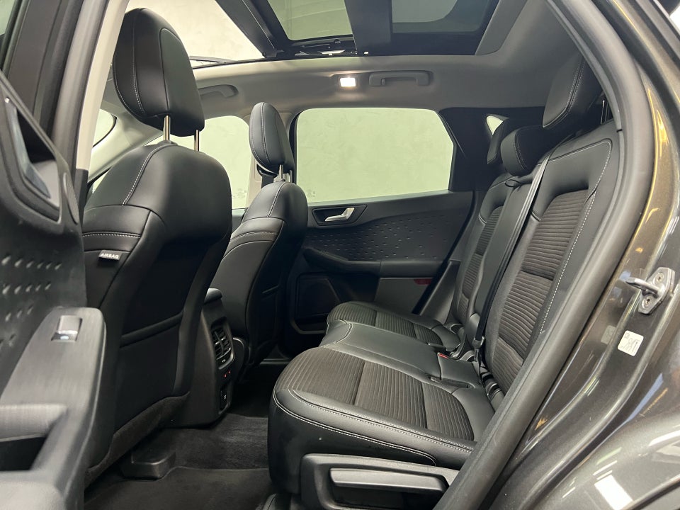 Ford Kuga 2,5 PHEV Titanium X CVT 5d