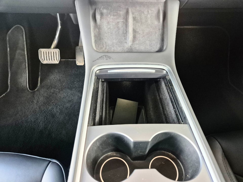 Tesla Model Y Long Range AWD 5d