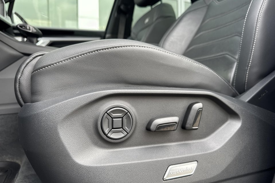 VW Touareg 3,0 TSi 340 R-line aut. 4Motion 5d