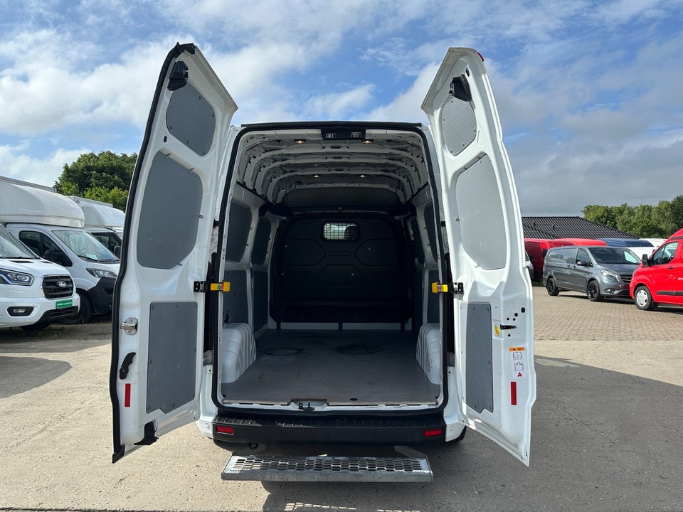 Ford Transit Custom 300 L2 2,0 TDCi 130 Trend