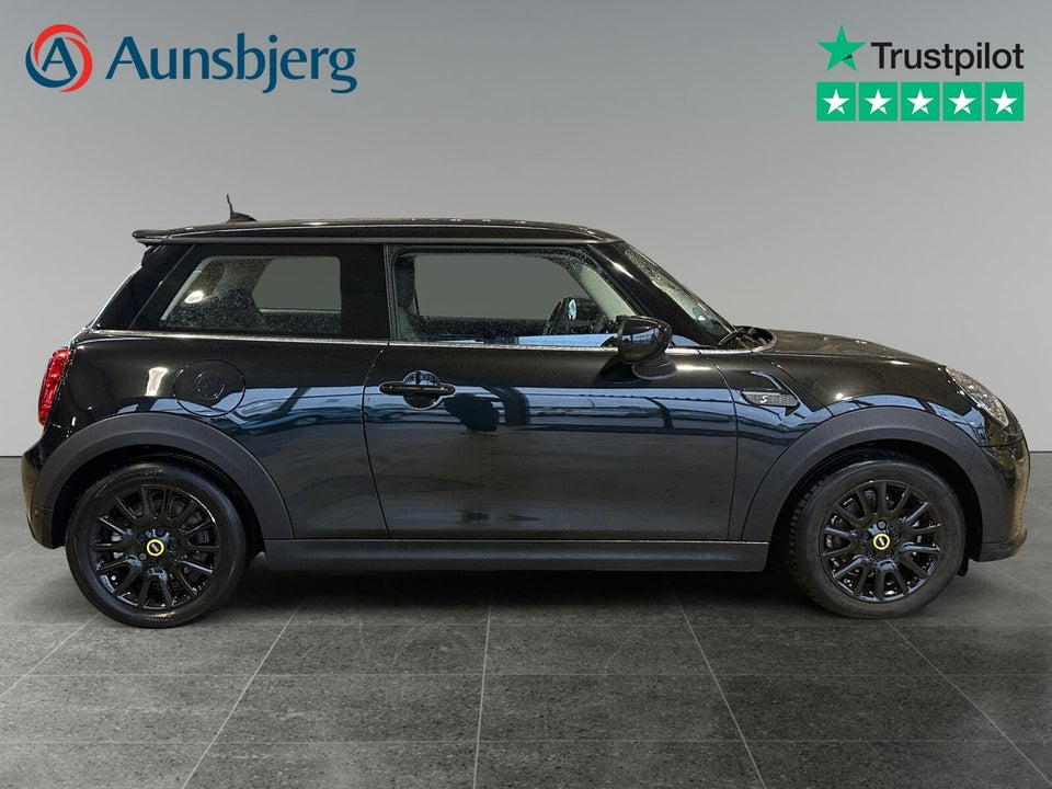 MINI Cooper SE Essential 3d