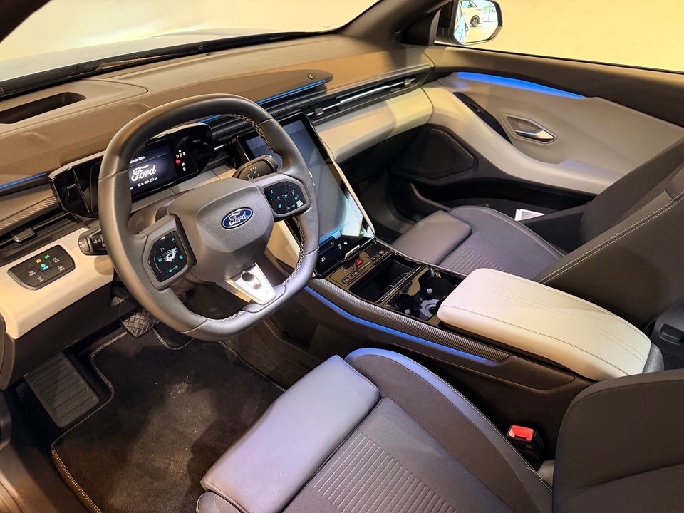 Ford Capri 84 Premium Extended Range AWD 5d