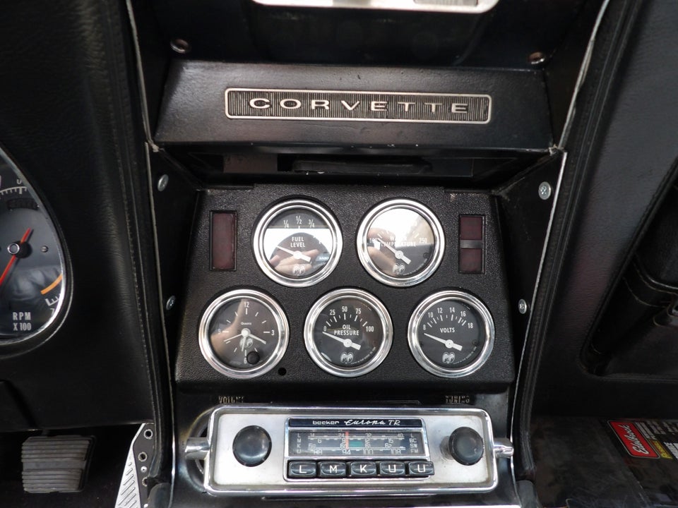 Chevrolet Corvette Convertible 2d