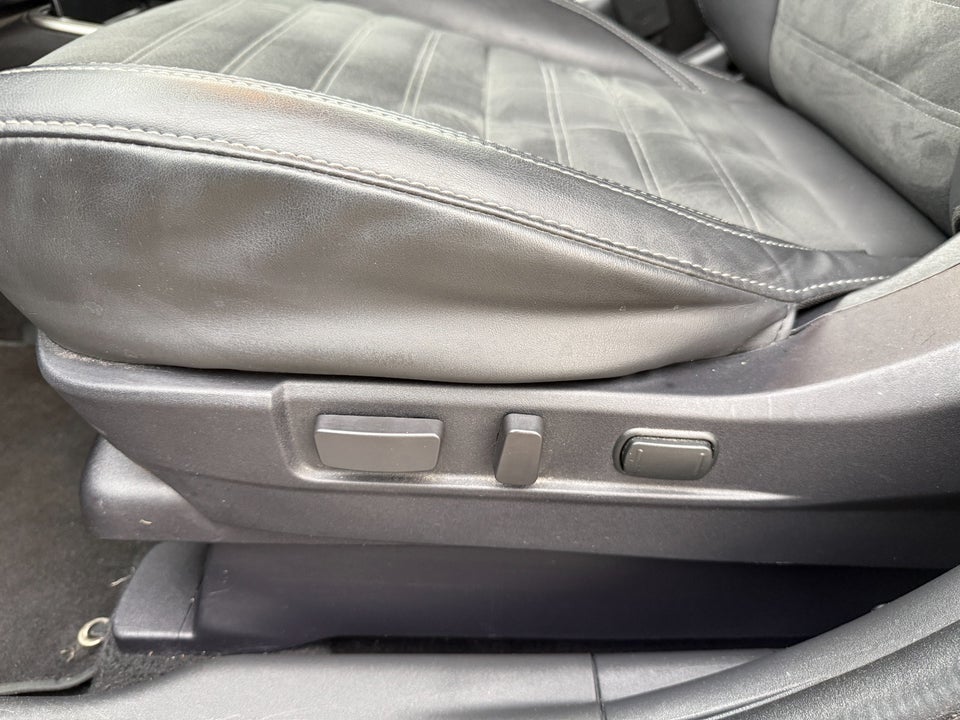 Mitsubishi Outlander 2,4 PHEV Invite CVT 4WD 5d