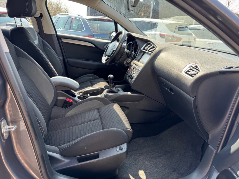 Citroën C4 1,6 BlueHDi 100 Feel Complet 5d