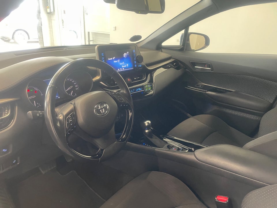 Toyota C-HR 1,8 Hybrid C-HIC Smart CVT 5d