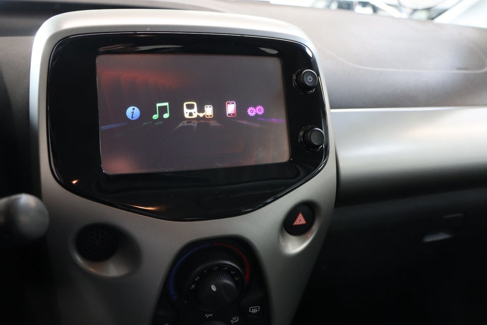 Toyota Aygo 1,0 VVT-i x-wave x-shift 5d
