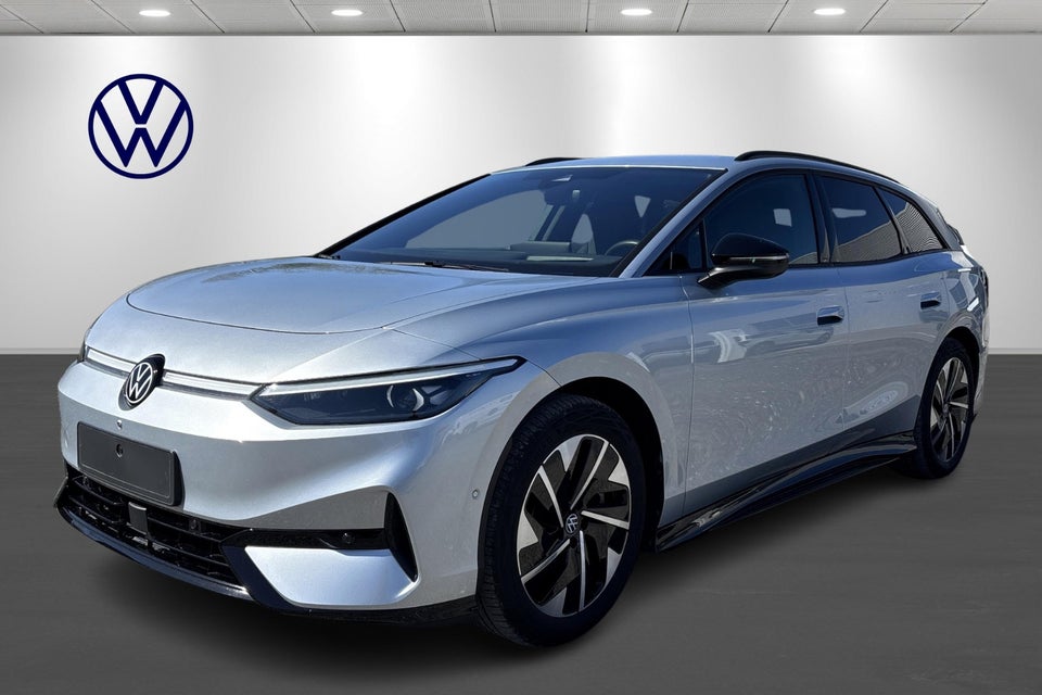 VW ID.7 77 Style+ Tourer 5d