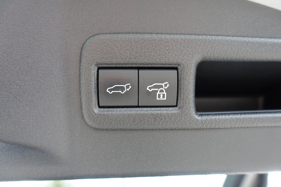 Toyota bZ4X Executive AWD 5d