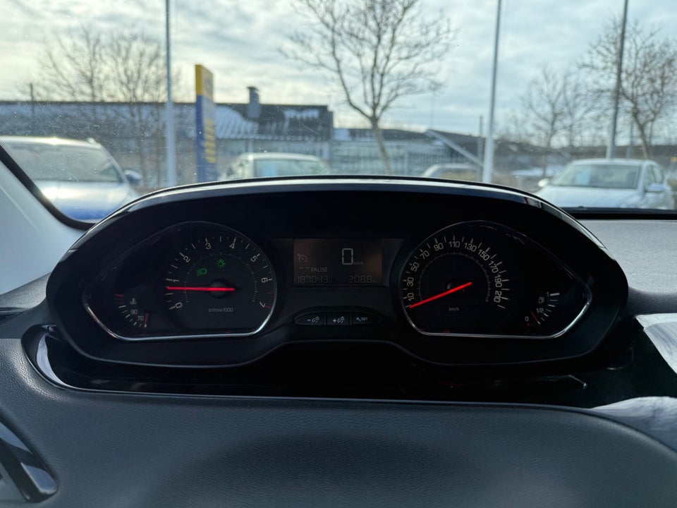 Peugeot 208 1,2 VTi Active 5d