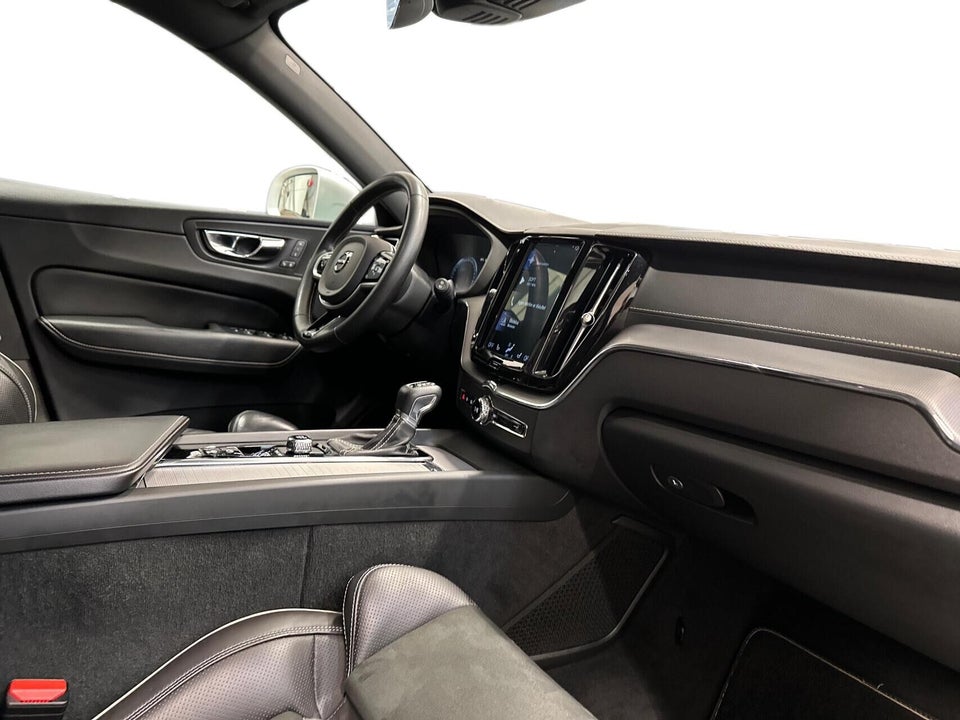 Volvo XC60 2,0 T5 250 R-Design aut. 5d