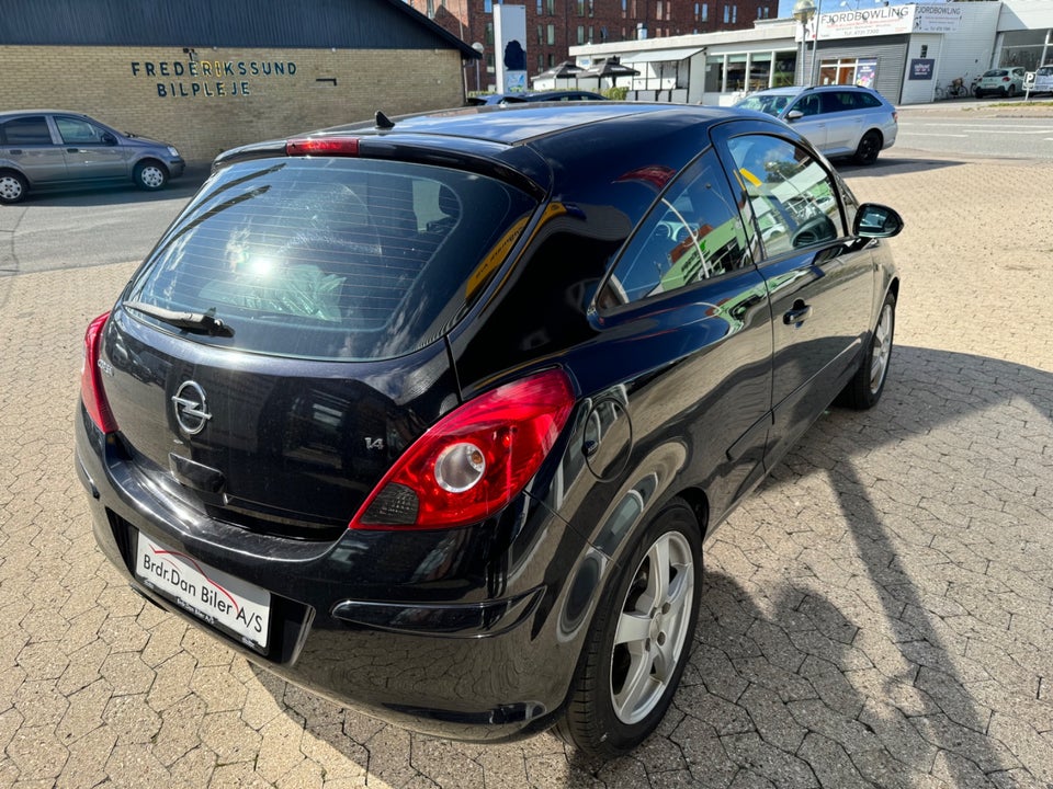 Opel Corsa 1,4 16V Sport 3d