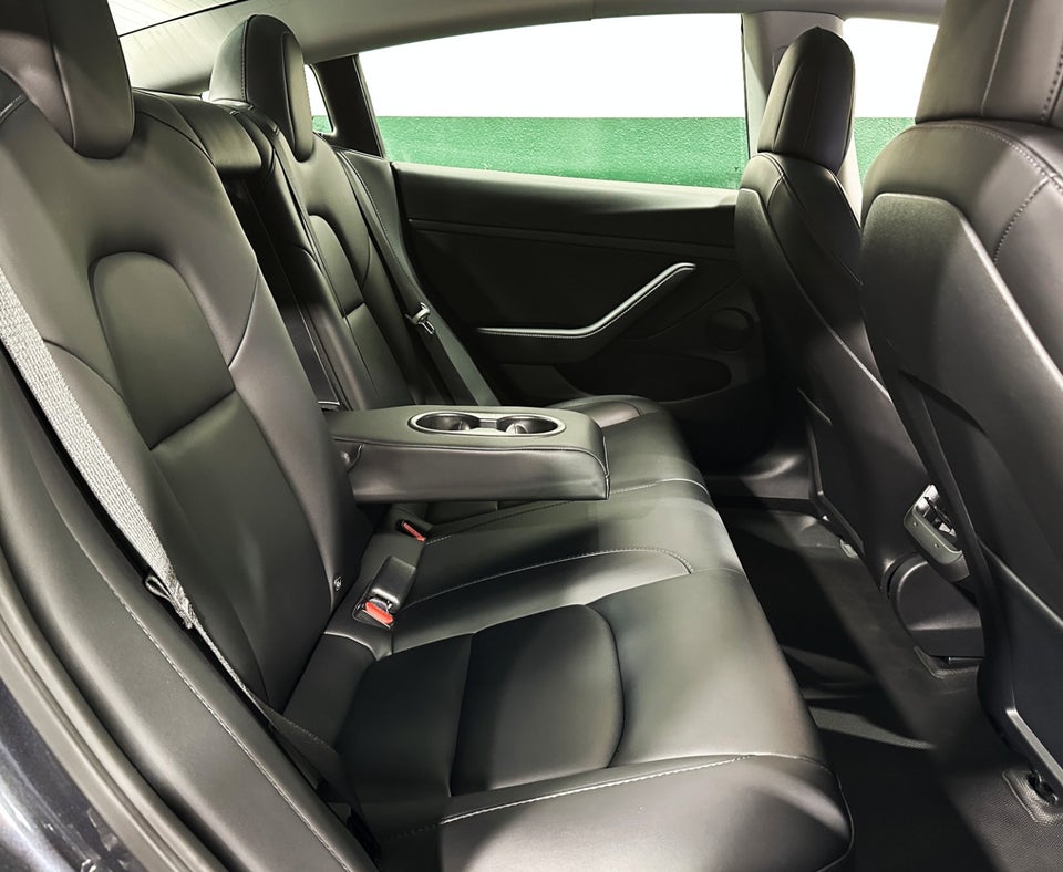 Tesla Model 3 Long Range AWD 4d