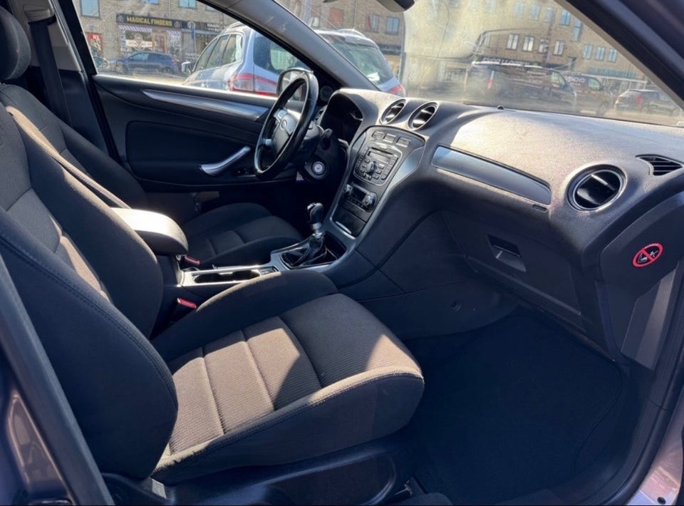 Ford Mondeo 1,6 EcoBoost Trend stc. 5d