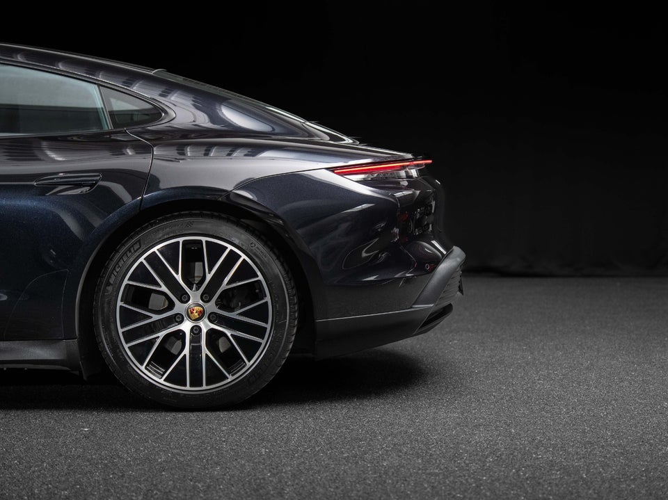 Porsche Taycan 4d