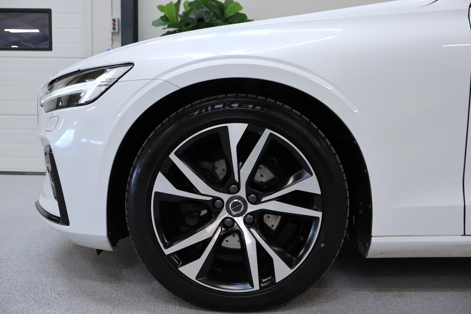 Volvo V60 2,0 D4 190 R-Design aut. 5d