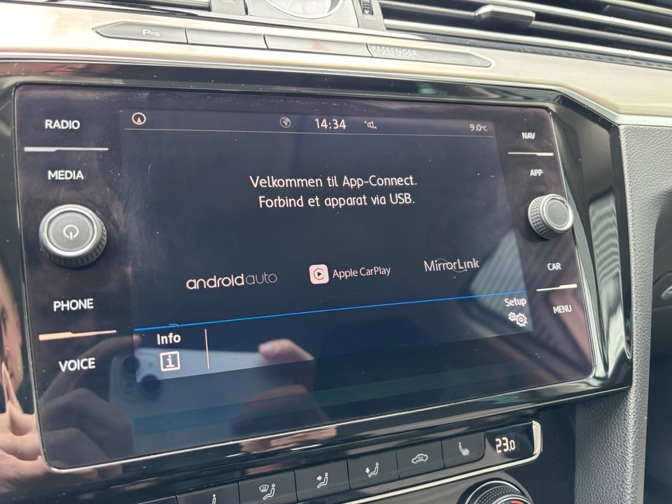 VW Passat 1,4 TSi 150 R-line Variant DSG BMT 5d