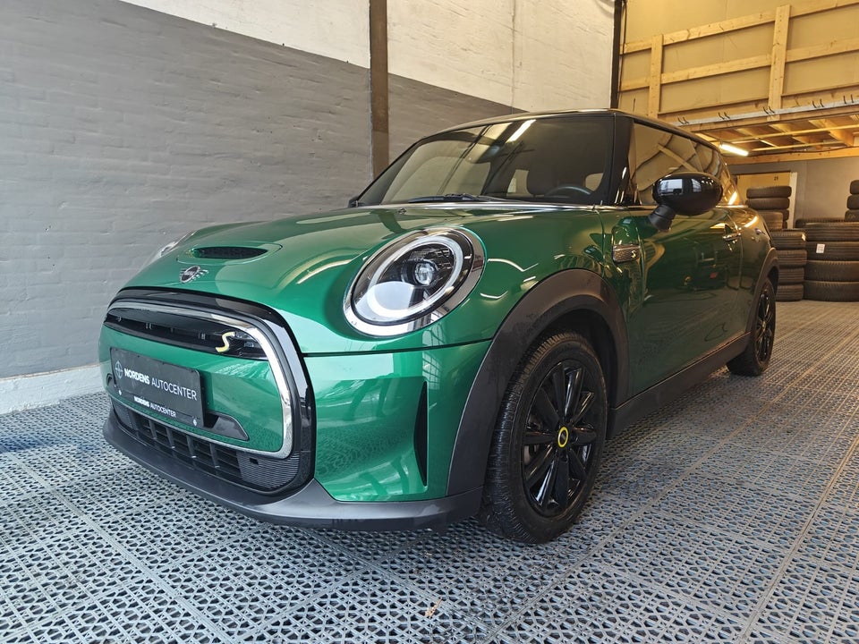 MINI Cooper SE Essential 3d
