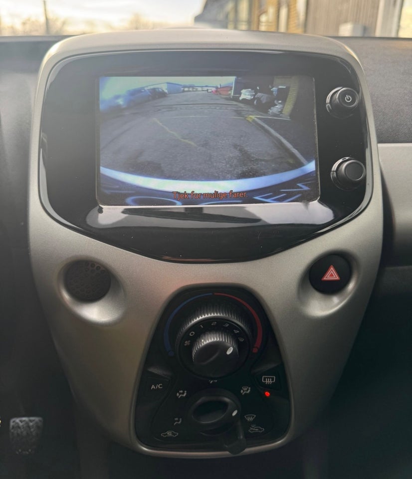 Toyota Aygo 1,0 VVT-i x-black 5d