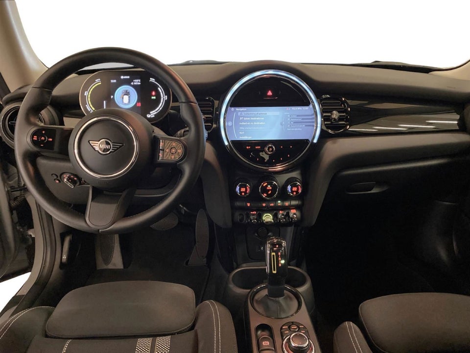 MINI Cooper SE Essential 3d