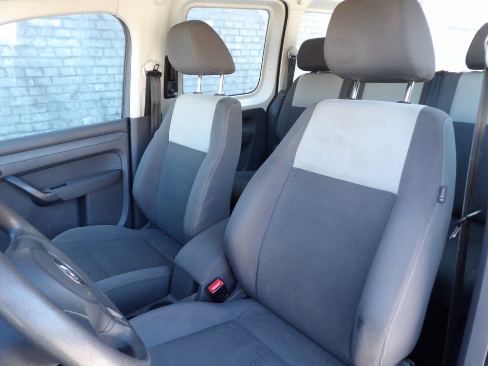 VW Caddy 1,6 TDi 75 Trendline BMT 5d