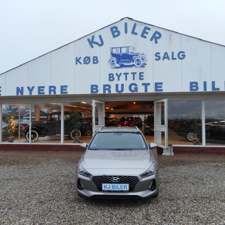 Hyundai i30 1,6 CRDi 110 Premium stc. 5d