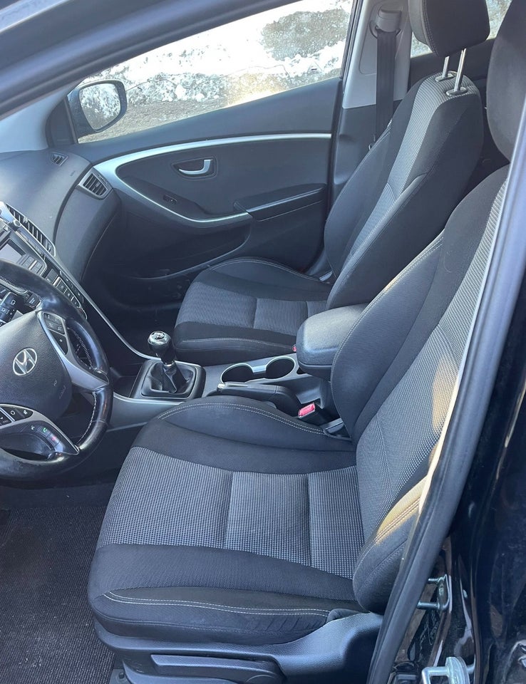 Hyundai i30 1,6 GDi Style Eco 5d
