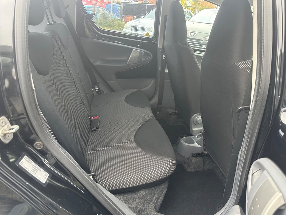 Toyota Aygo 1,0 Plus Black 5d