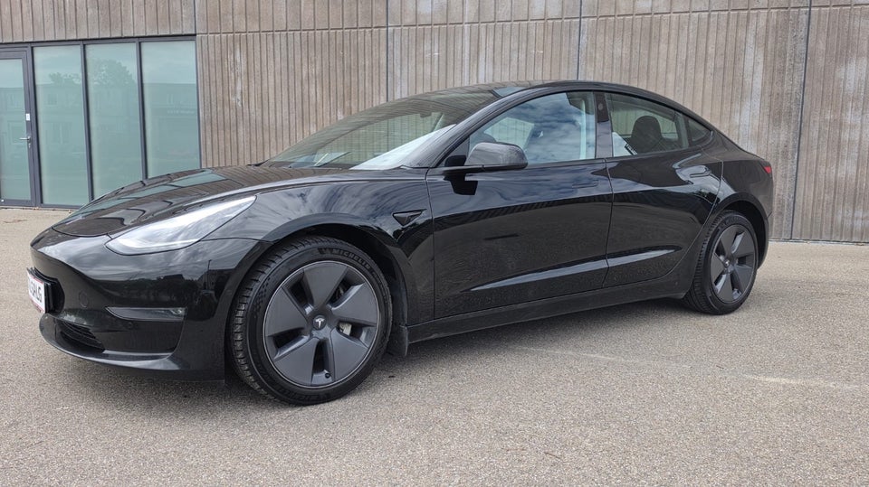 Tesla Model 3 Long Range AWD 4d