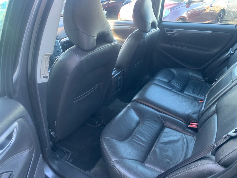 Volvo V70 2,4 140 Momentum 5d