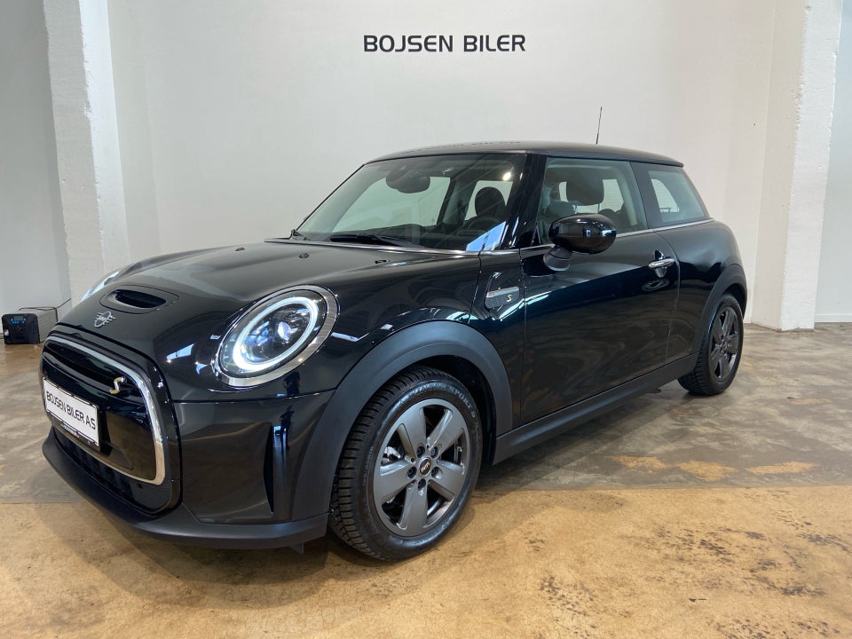 MINI Cooper SE Essential 3d