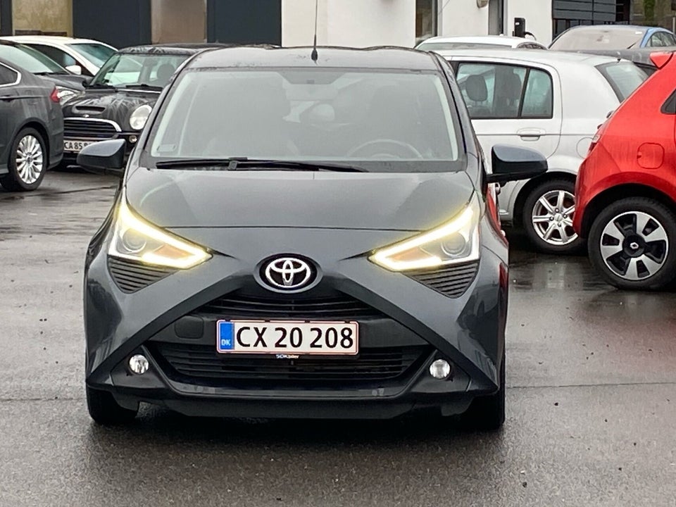 Toyota Aygo 1,0 VVT-i x-press x-shift 5d
