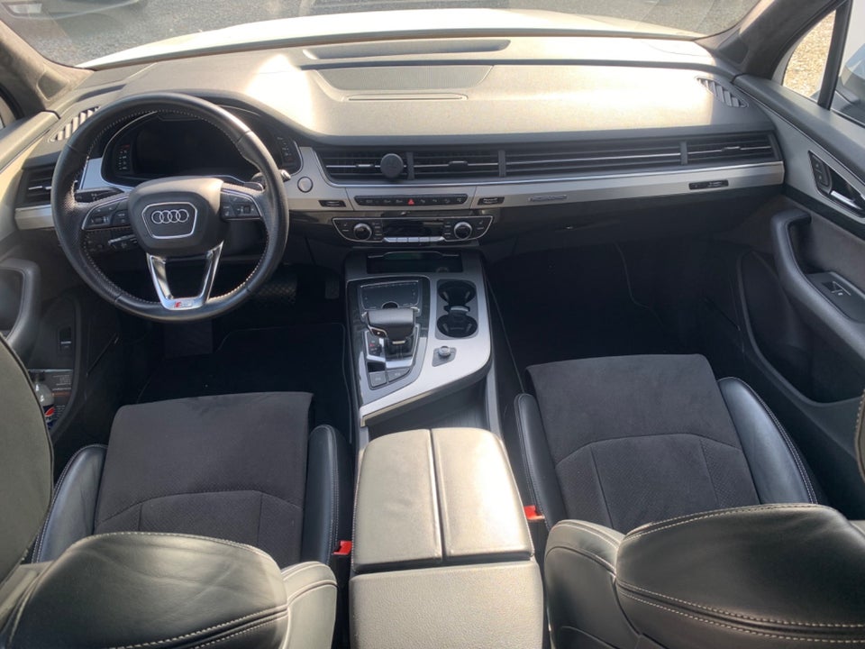 Audi Q7 3,0 TDi 272 S-line quattro Tiptr. 7prs 5d