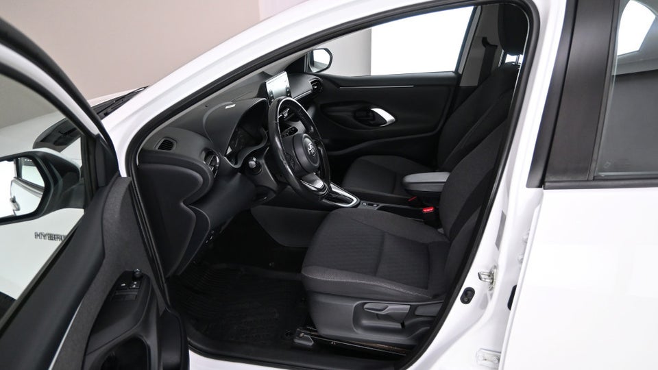 Toyota Yaris 1,5 Hybrid H3 e-CVT 5d