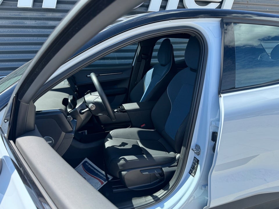 Volvo EX30 Twin Performance Plus 5d