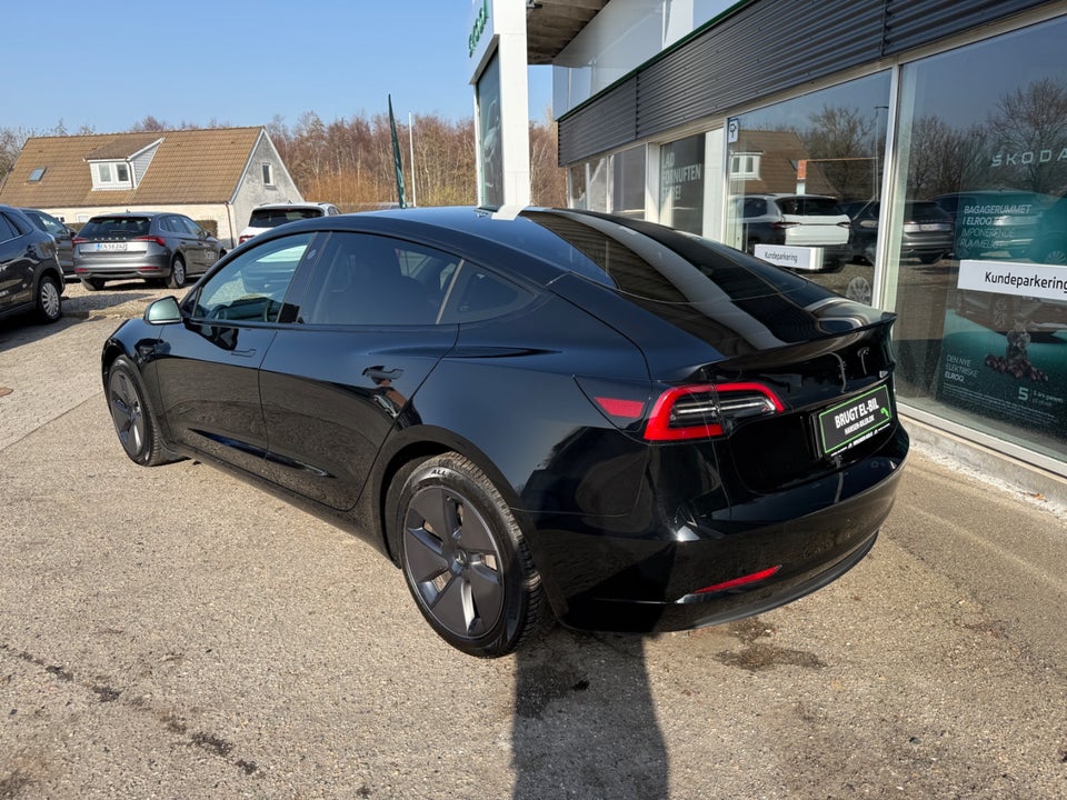 Tesla Model 3 Standard Range+ RWD 4d