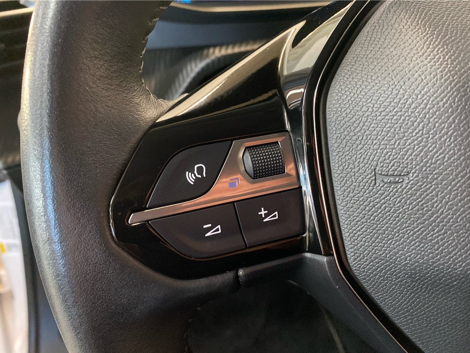 Peugeot e-2008 50 Allure Pack 5d