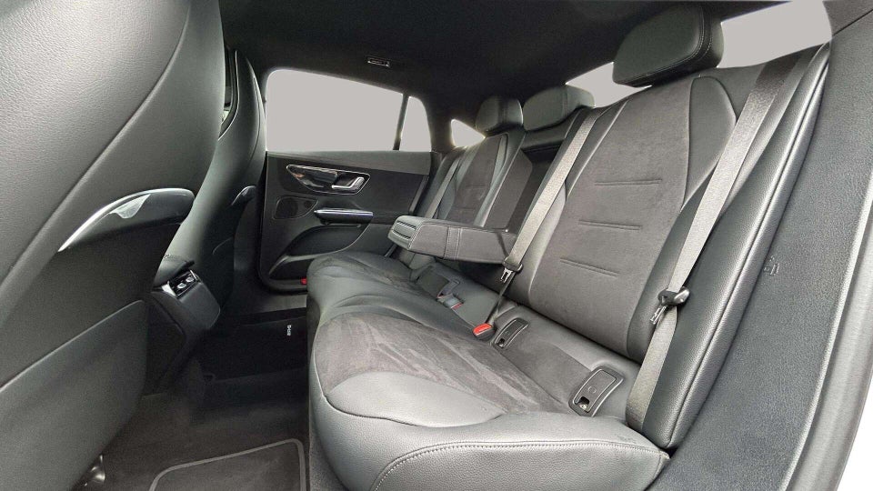 Mercedes EQE300 AMG Line 4d