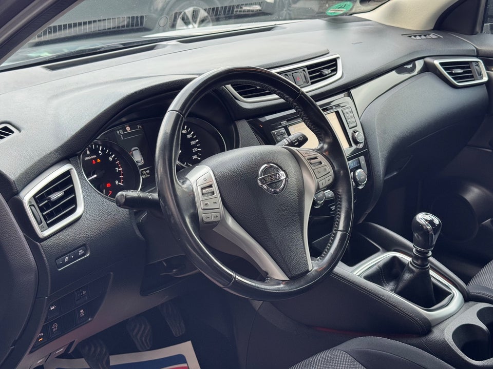 Nissan Qashqai 1,6 Dig-T 163 Acenta 5d