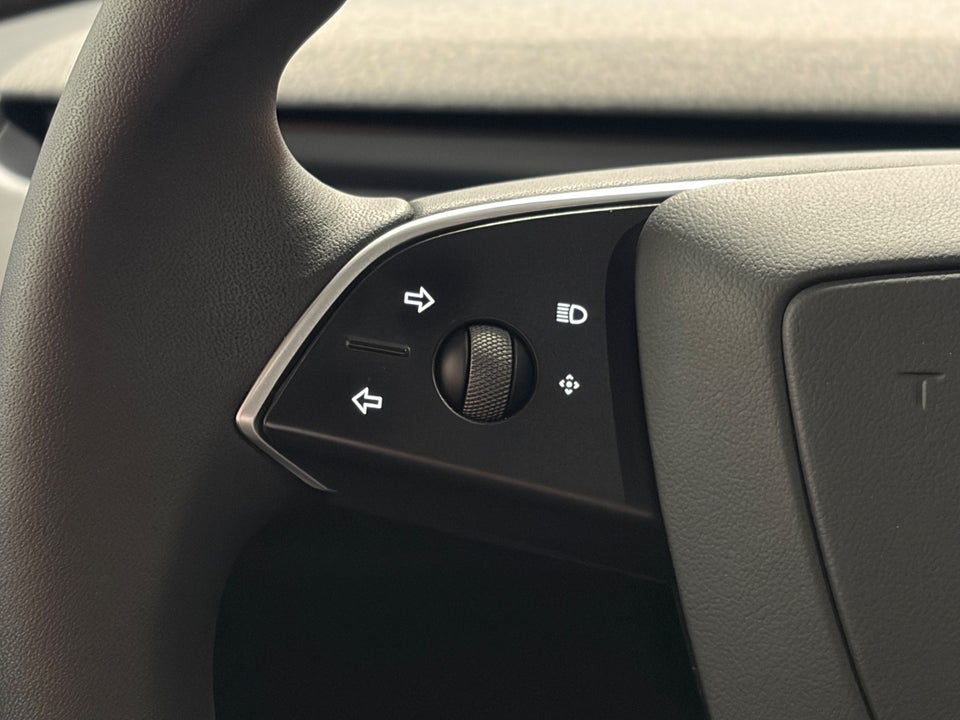 Tesla Model 3 RWD 4d