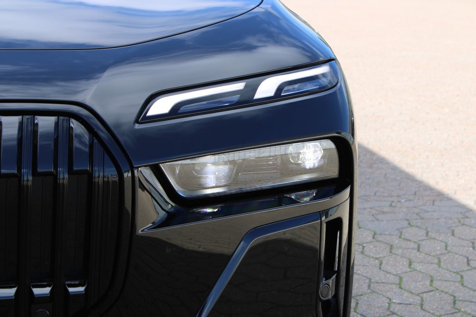 BMW i7 eDrive50 M-Sport 4d