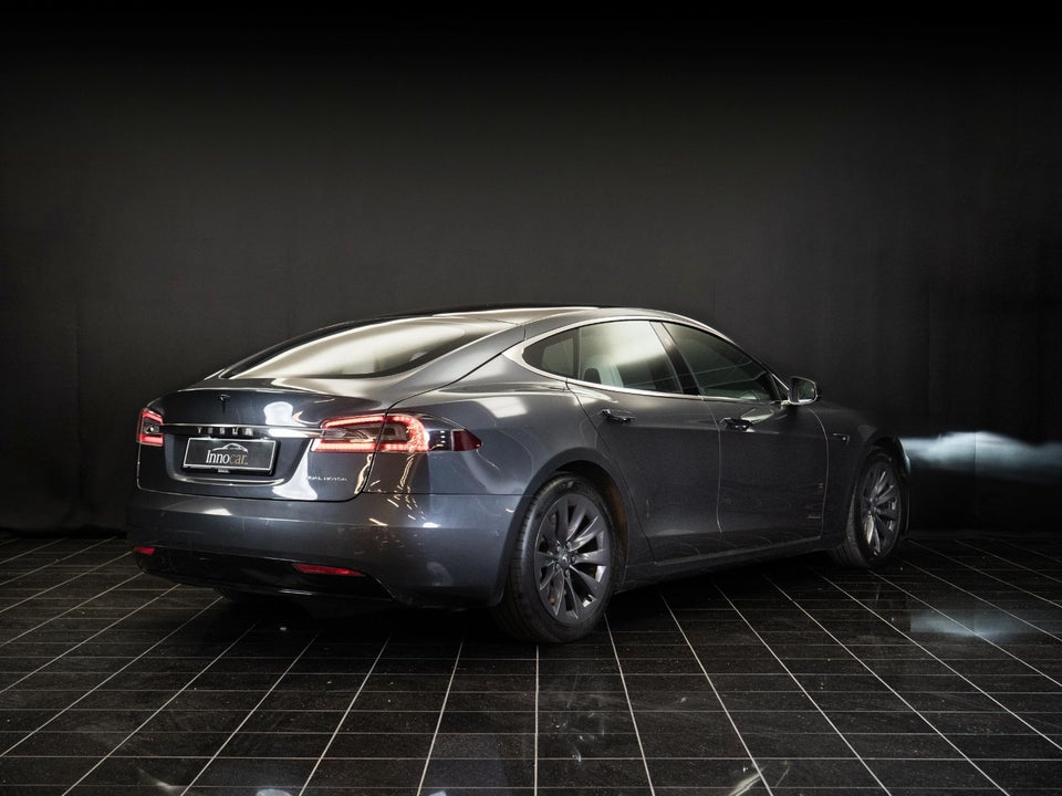 Tesla Model S Standard Range AWD 5d