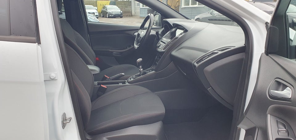 Ford Focus 1,5 SCTi 150 ST-Line stc. 5d