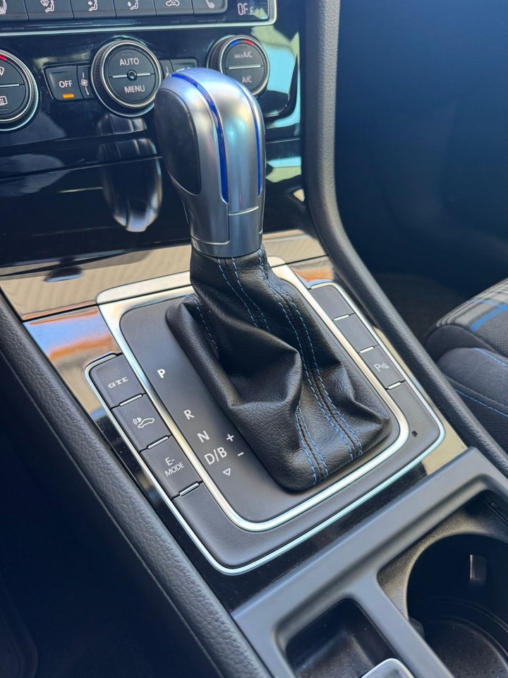 VW Golf VII 1,4 GTE DSG 5d