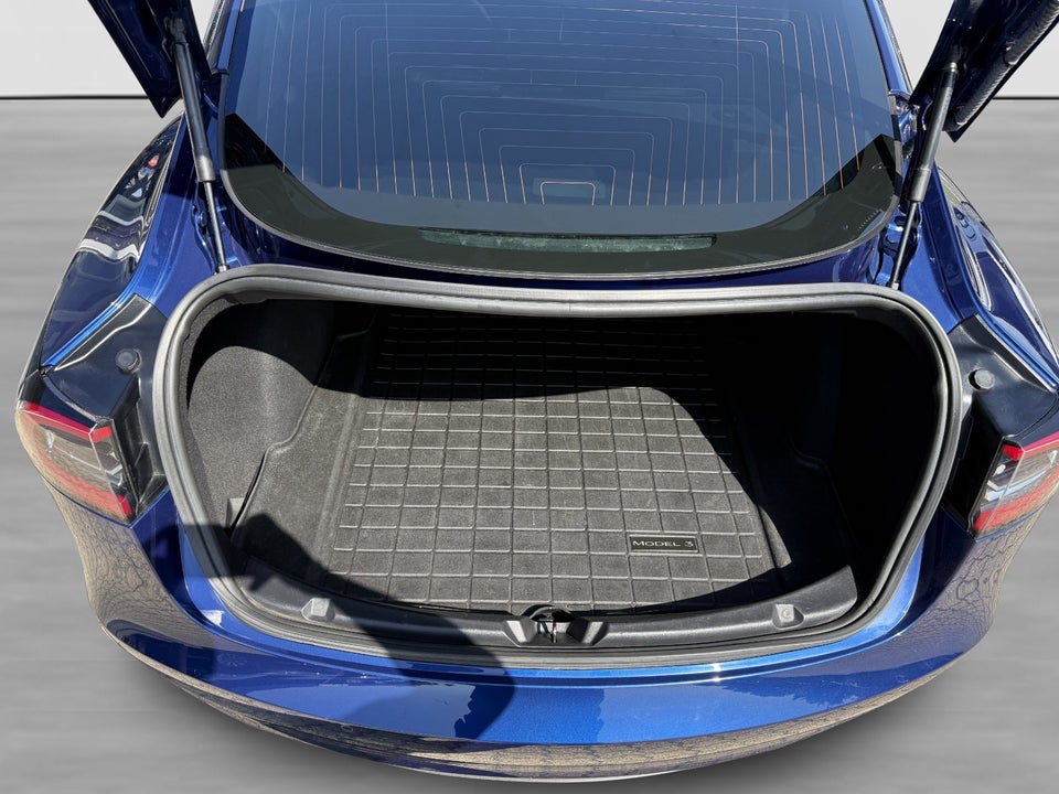 Tesla Model 3 Long Range AWD 4d
